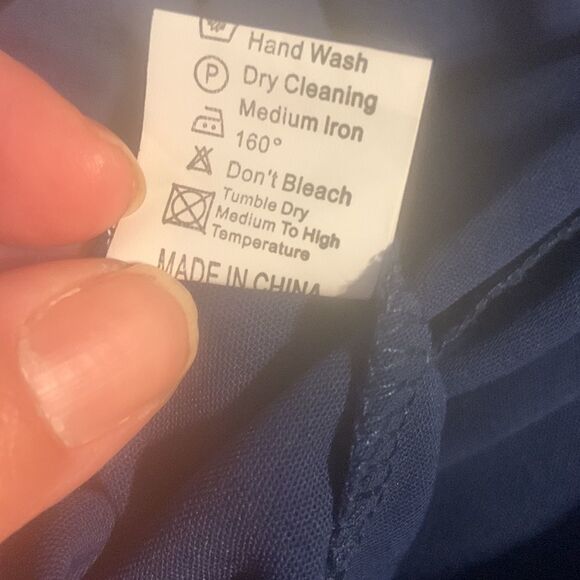 NWOT size M embroidered design t back - Picture 7 of 8